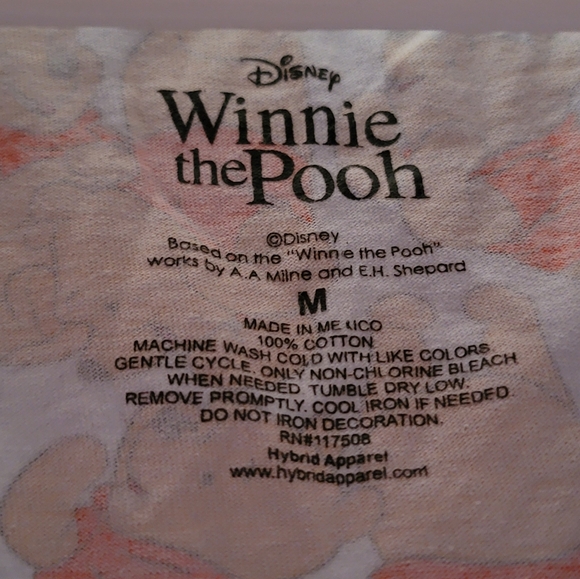 Disney Winnie the Pooh All Over Print Crop Top T-Shirt Women’s Size Medium - Picture 2 of 3